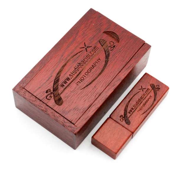 Jump Drives in Traditional Wood for the Photographer - Wedding USB