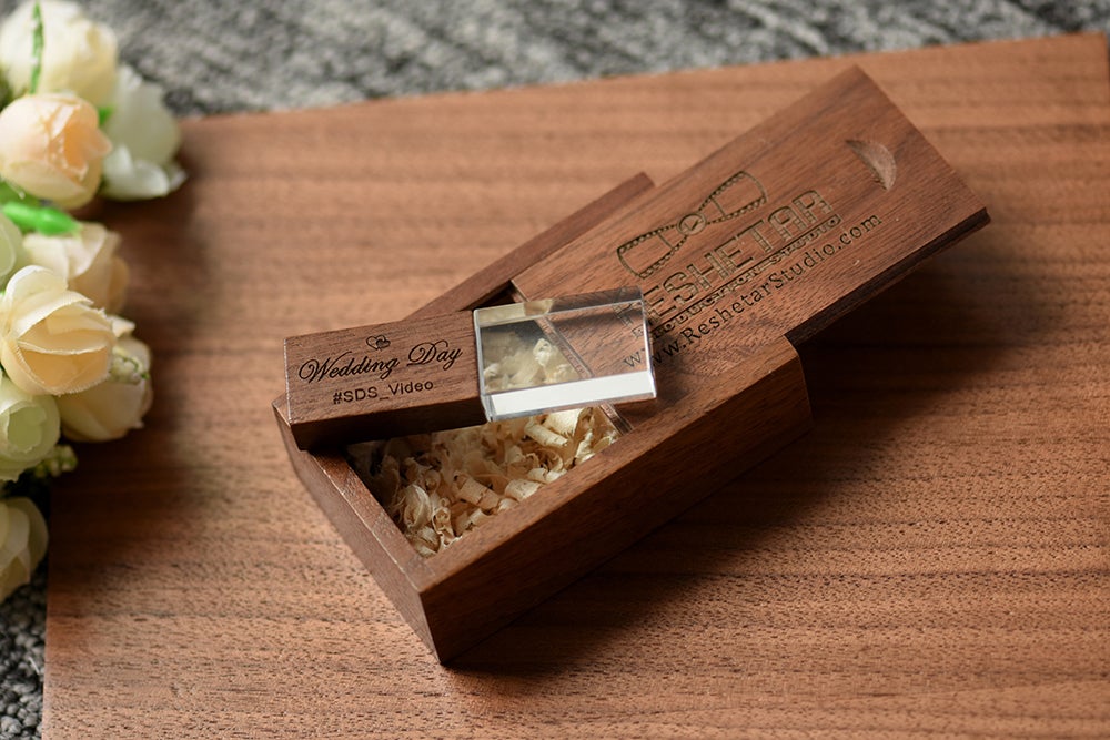♣ Personalized USB Drives in Wooden Crystal ♠